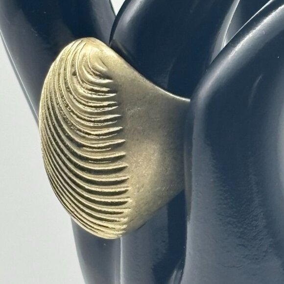 Vintage Kiam Family Large High Dome Textured Brass Ring From 1970s Unisex Signed - Picture 5 of 16